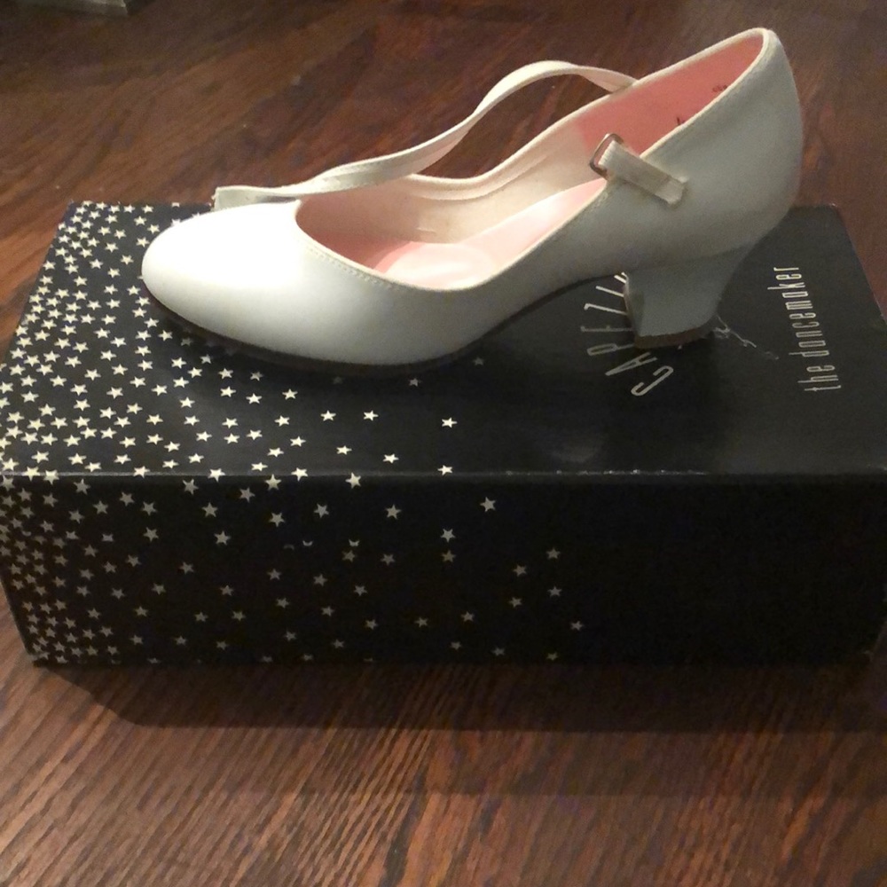 Heel tap shoe